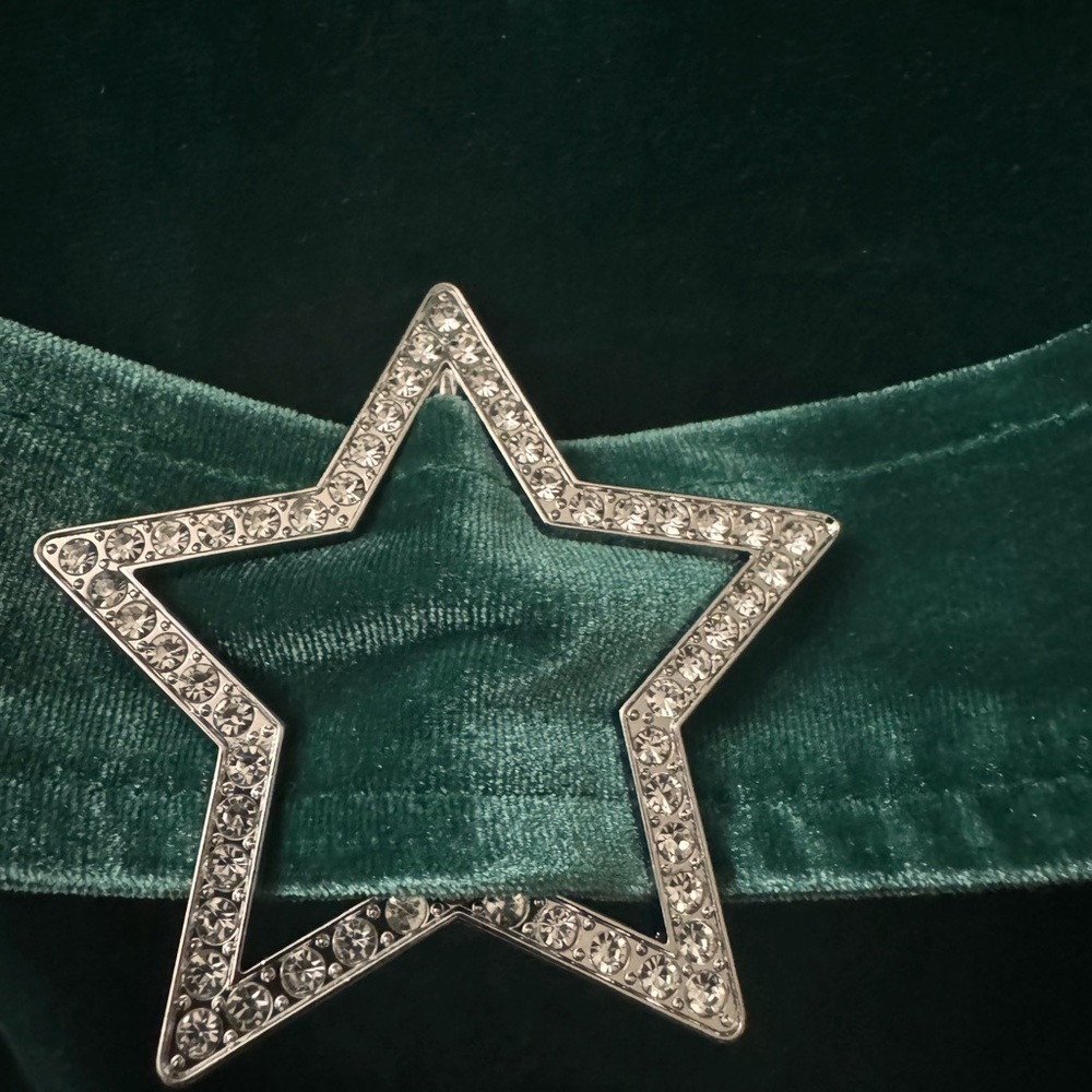 Green Velvet Dress with Star Belt - Picture 6 of 10
